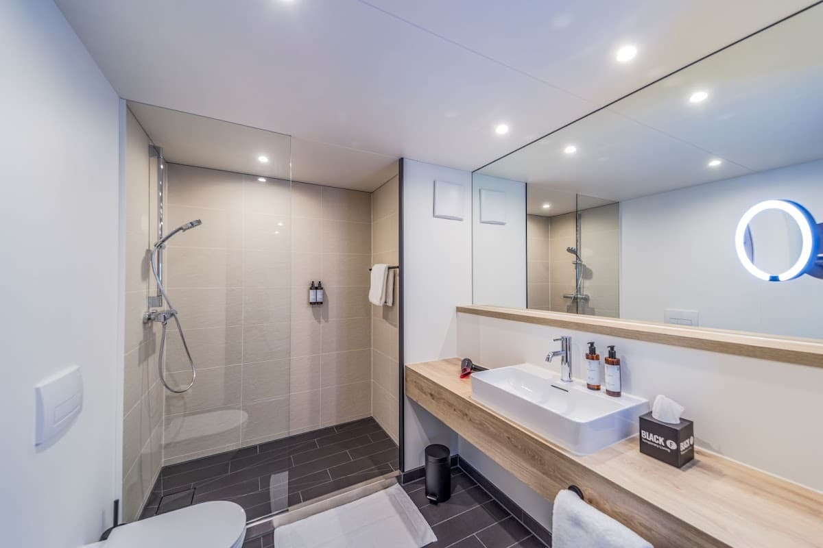 Black F House - Serviced Apartments - Bild 3