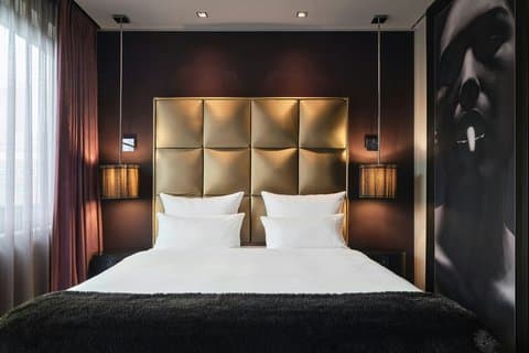 Roomers Frankfurt Central, Autograph Collection - Bild 2