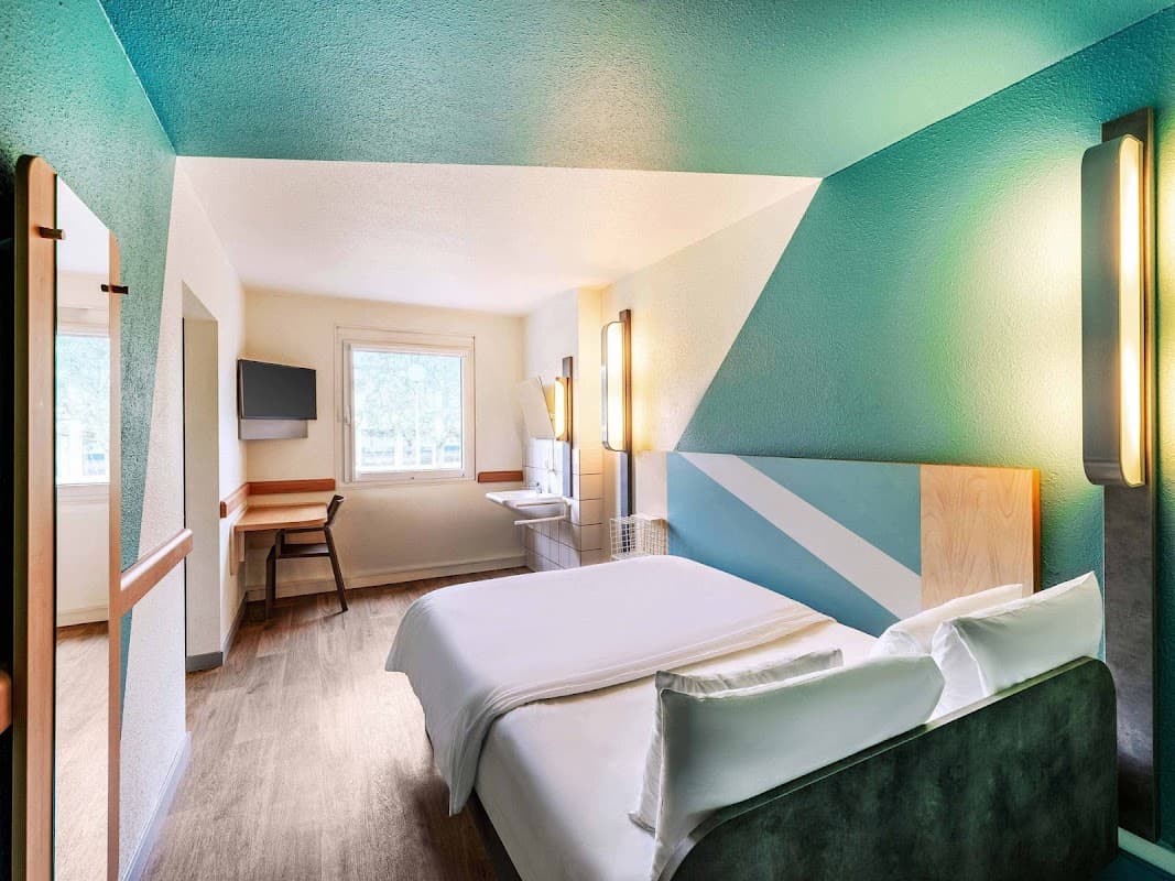 B&B HOTEL Freiburg-West - Bild 2