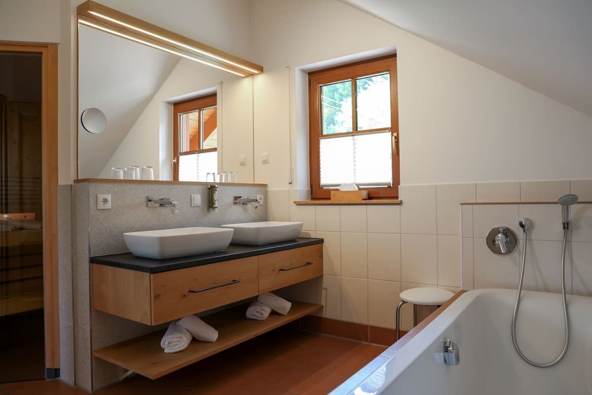 Schwarzwald Chalets - traumhafte Ferienhäuser - Bild 3