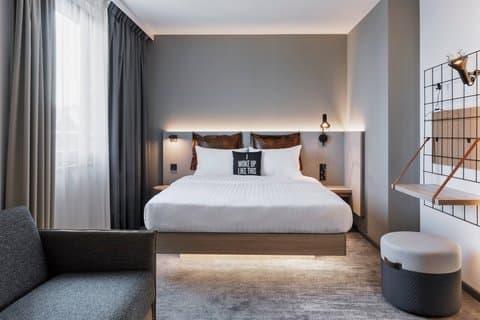 Moxy Hamburg City - Bild 2