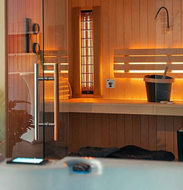 SPA LOOKS WELLNESS ZUHAUSE Saunabau, Infrarotkabinen, Whirlpools & SwimSpas. - Bild 3