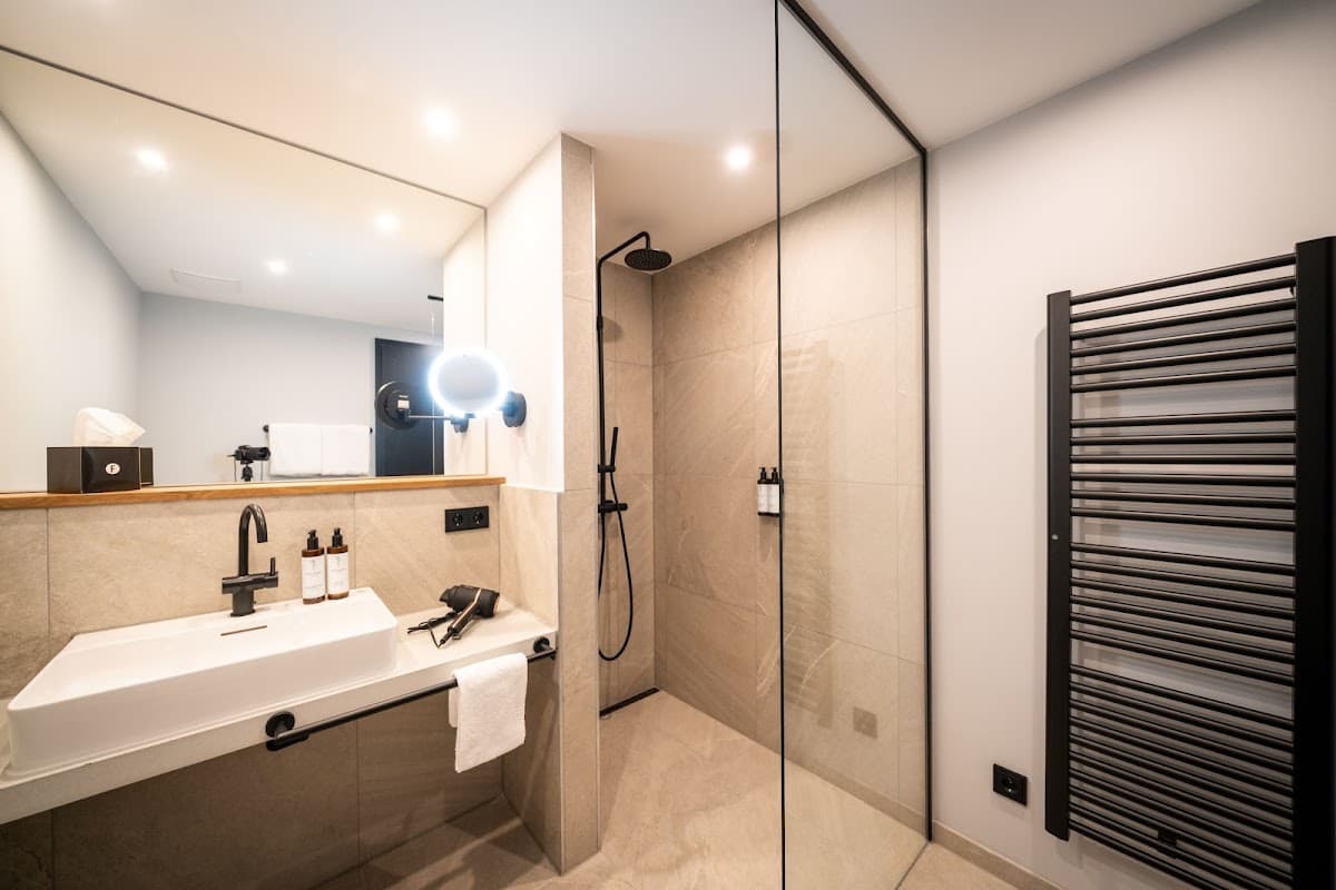 Black F Tower - Serviced Apartments - Bild 3