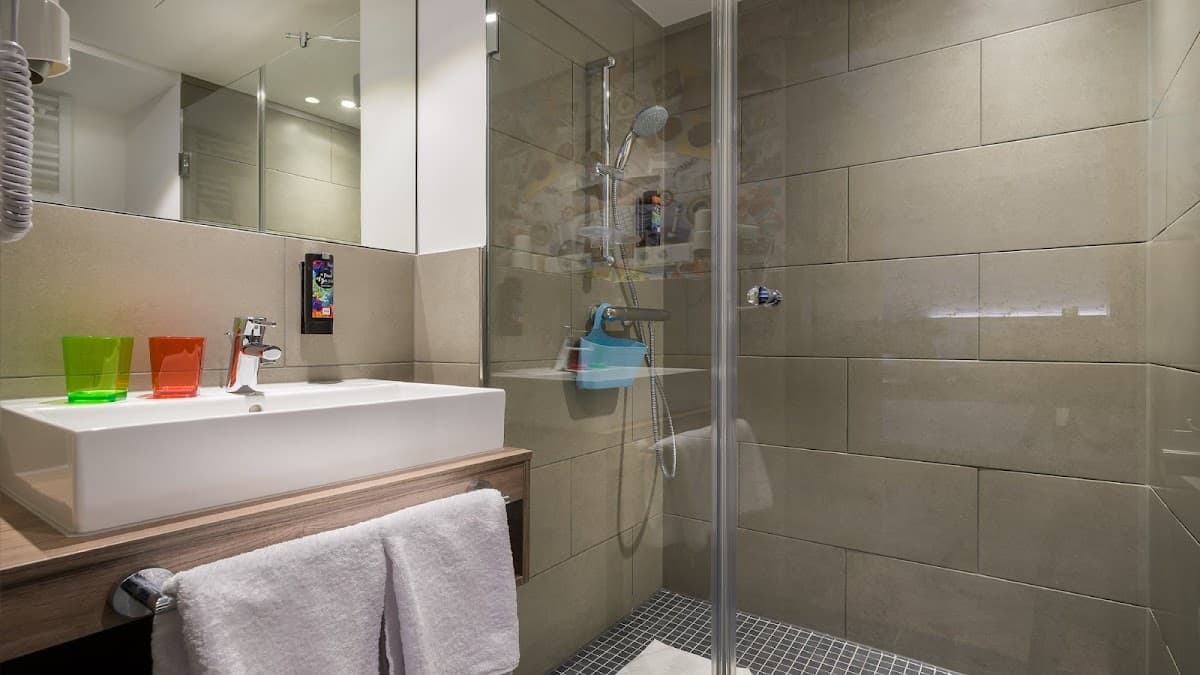 Holiday Inn - the niu, Welly Kiel by IHG - Bild 3