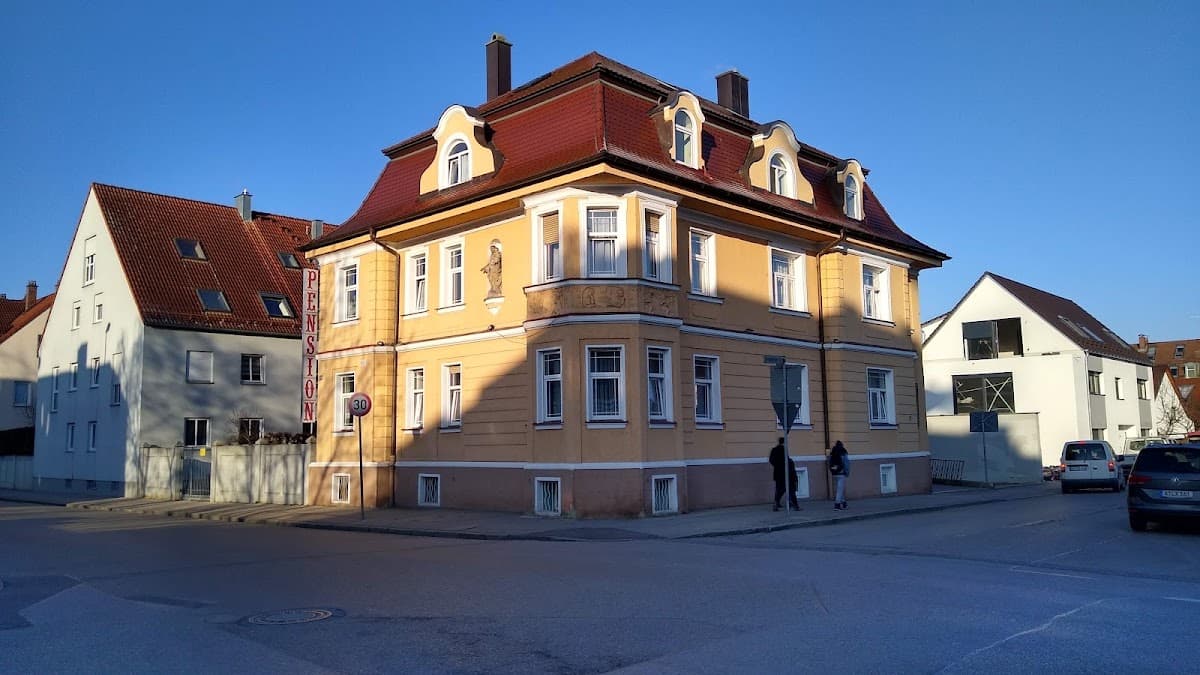Pension De Lux