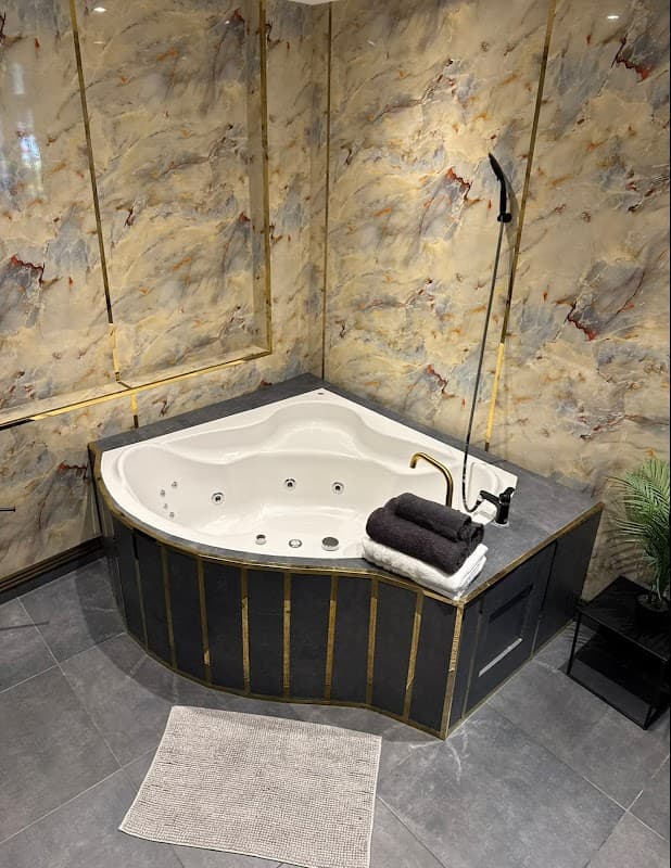 YourSpa mit Private Sauna & Whirlpool