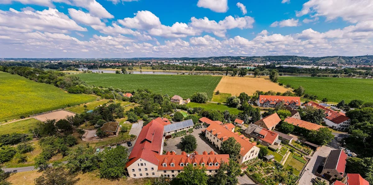 Landhotel Gut Wildberg - Hotel - Restaurant - Sauna - Biergarten - Hauptbild