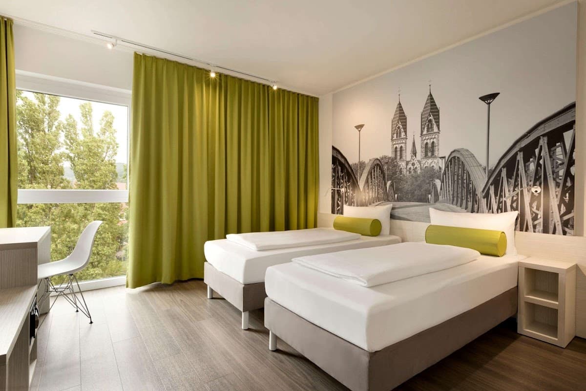 Super 8 by Wyndham Freiburg - Bild 2