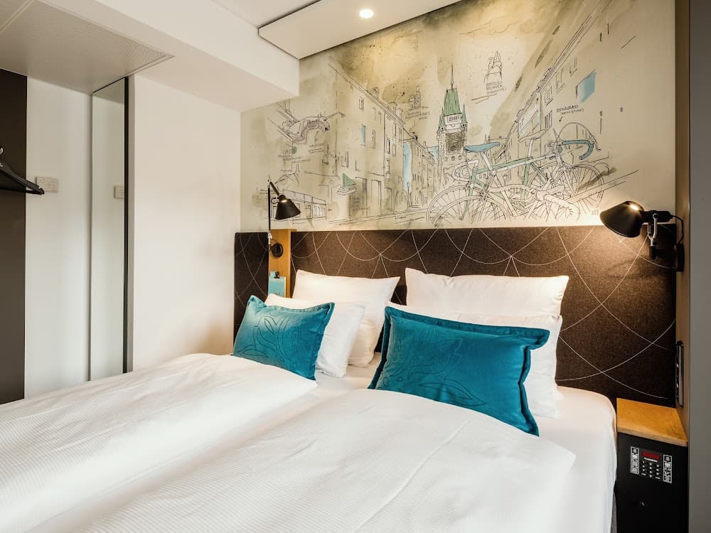Hotel Motel One Freiburg - Bild 2