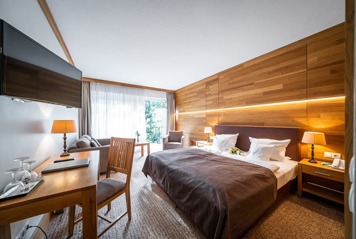 Waldhotel Tannenhäuschen - Bild 2