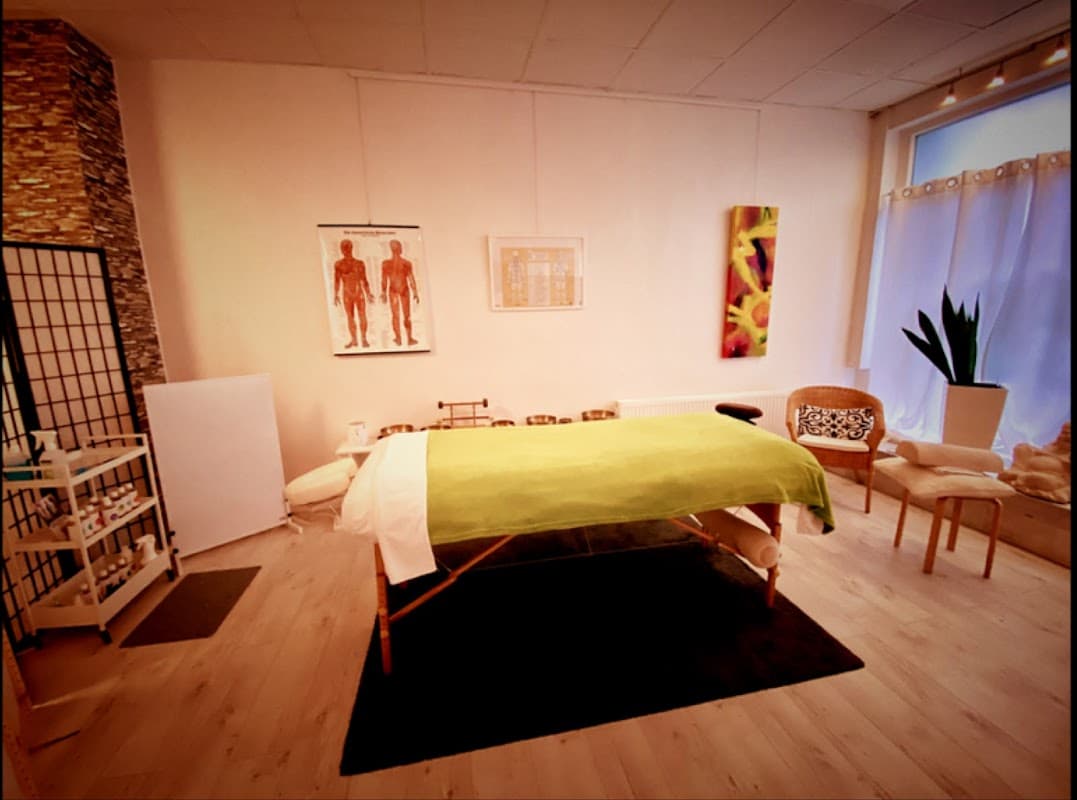 Auszeit zum Entspannen - Ganzheitliche Massagen in Achtsamkeit - Praxis für TouchLife Massage - Bild 2