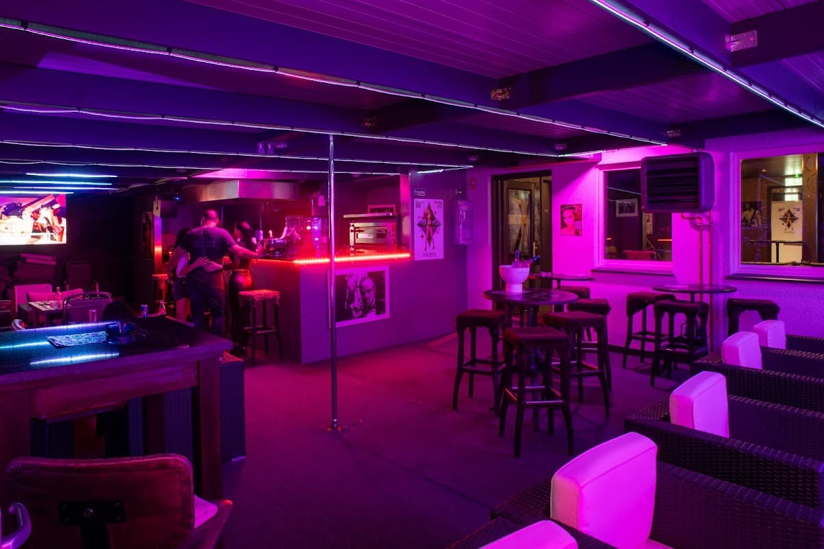 Palmera Düsseldorf: Erotikclub, Bordell, Nightclub & Saunaclub - Bild 2