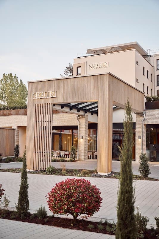 Nouri Hotel